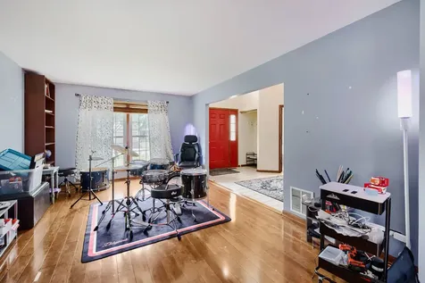 1721 Dorchester Avenue Algonquin IL 60102