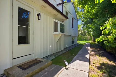 1917 East Cholo Lane Mount Prospect IL 60056