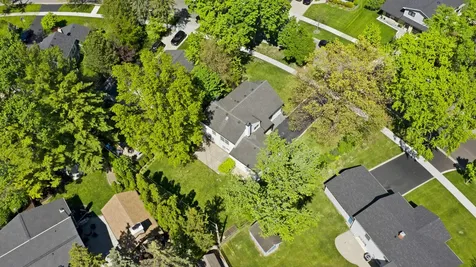 1917 East Cholo Lane Mount Prospect IL 60056