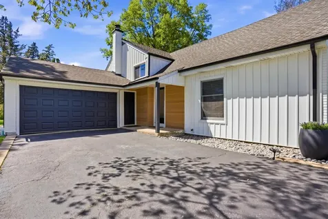 1917 East Cholo Lane Mount Prospect IL 60056