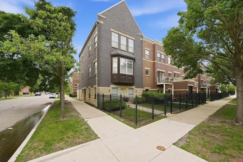 4178 South Drexel Boulevard Chicago IL 60653