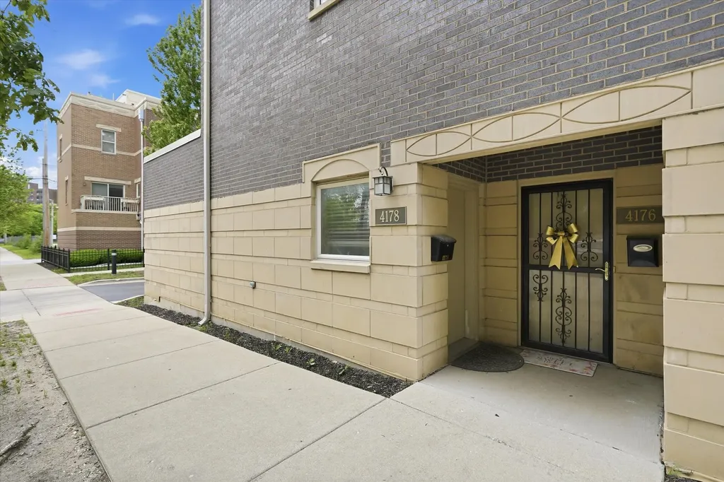 4178 South Drexel Boulevard Chicago IL 60653