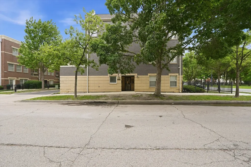 4178 South Drexel Boulevard Chicago IL 60653