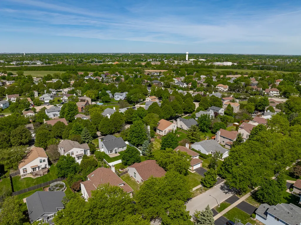 205 Woodlet Lane Bolingbrook IL 60490
