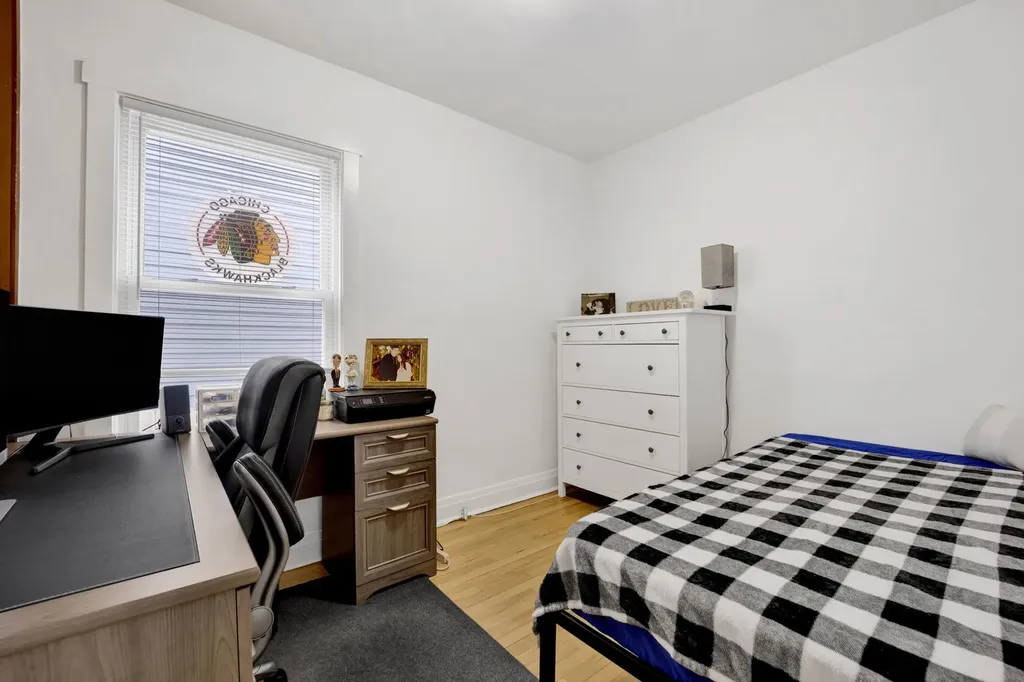 5037 West Winona Street Chicago IL 60630