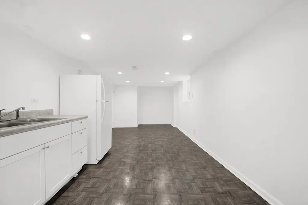 5037 West Winona Street Chicago IL 60630