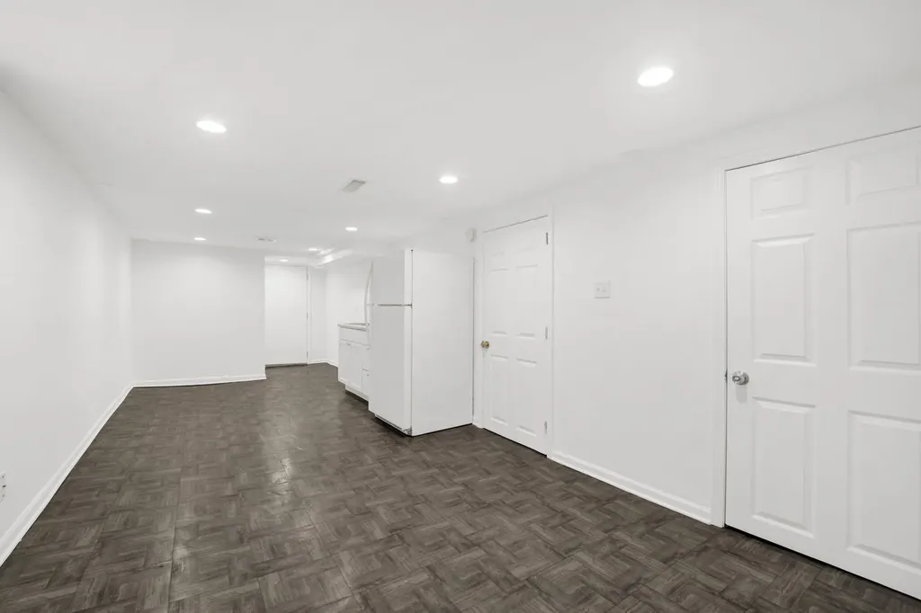 5037 West Winona Street Chicago IL 60630