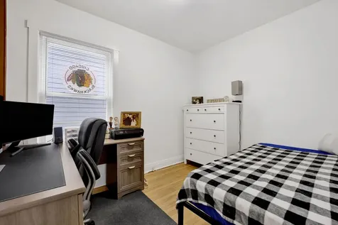 5037 West Winona Street Chicago IL 60630
