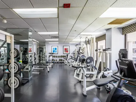 5320 North Sheridan Road Chicago IL 60640