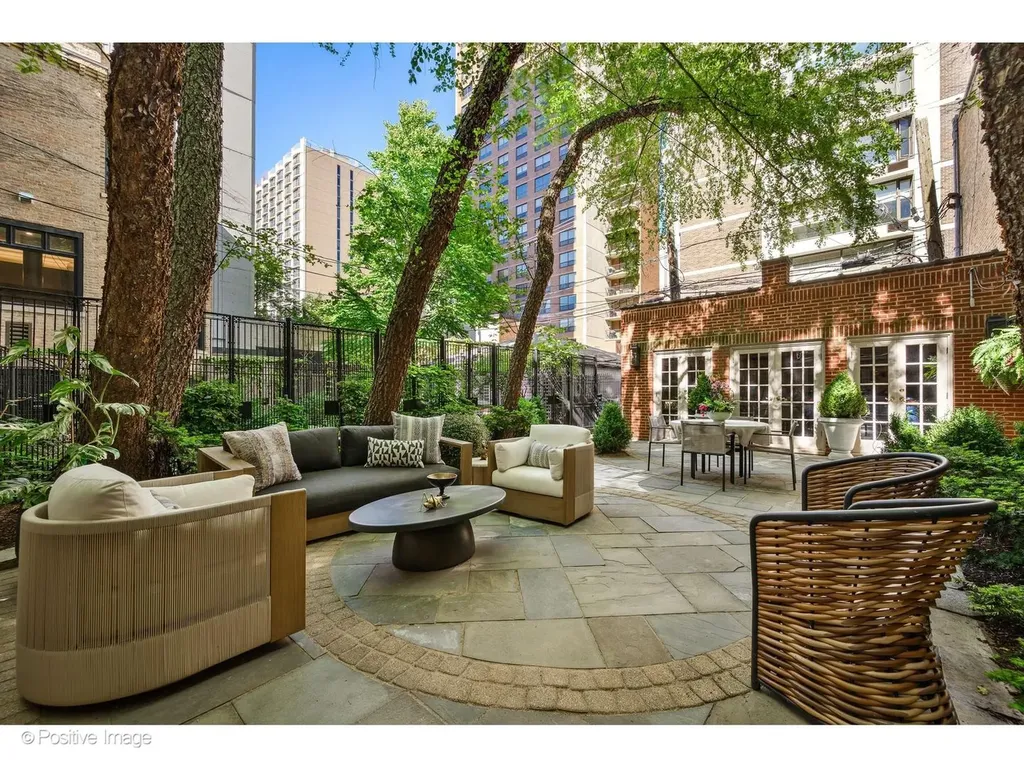 1405 North Dearborn Street Chicago IL 60610