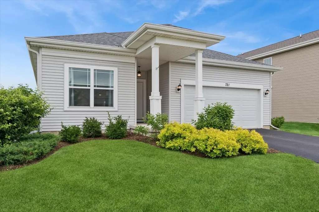 721 Cherry Circle Elburn IL 60119