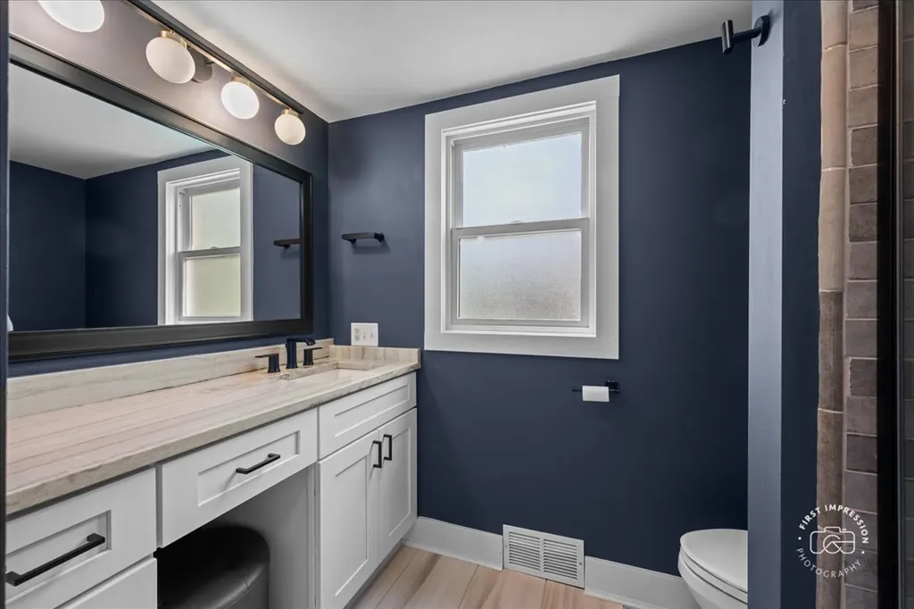 315 South Westlawn Avenue Aurora IL 60506