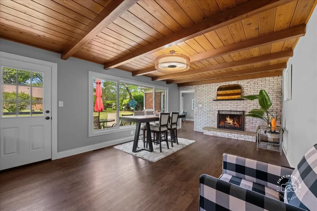 315 South Westlawn Avenue Aurora IL 60506