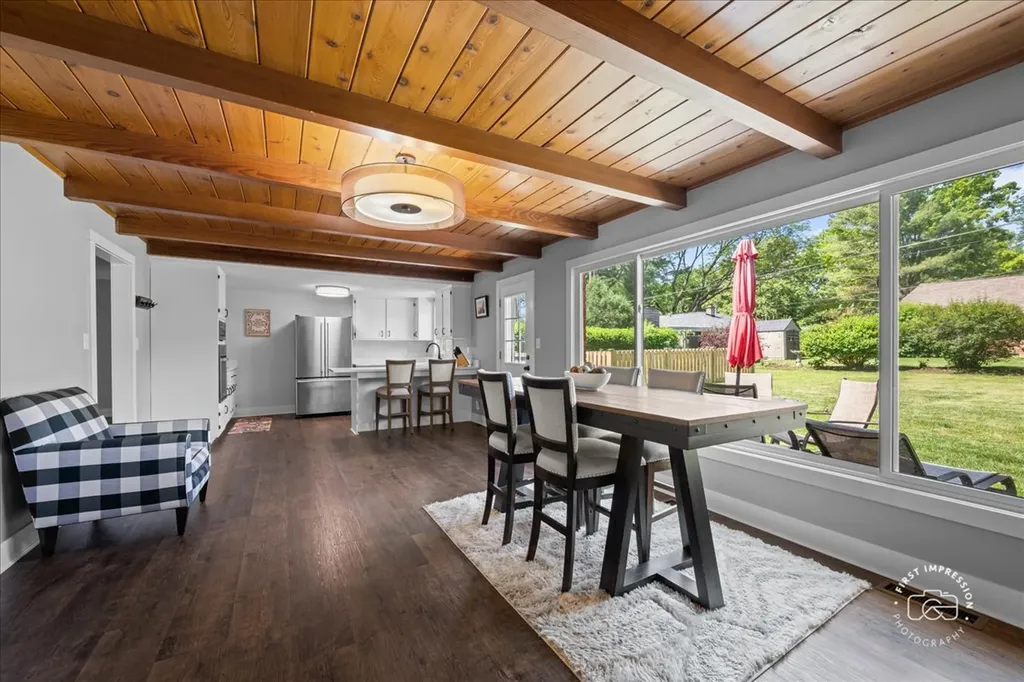 315 South Westlawn Avenue Aurora IL 60506