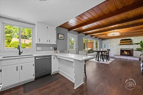 315 South Westlawn Avenue Aurora IL 60506