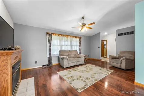 1019 Sandhurst Drive Sandwich IL 60548