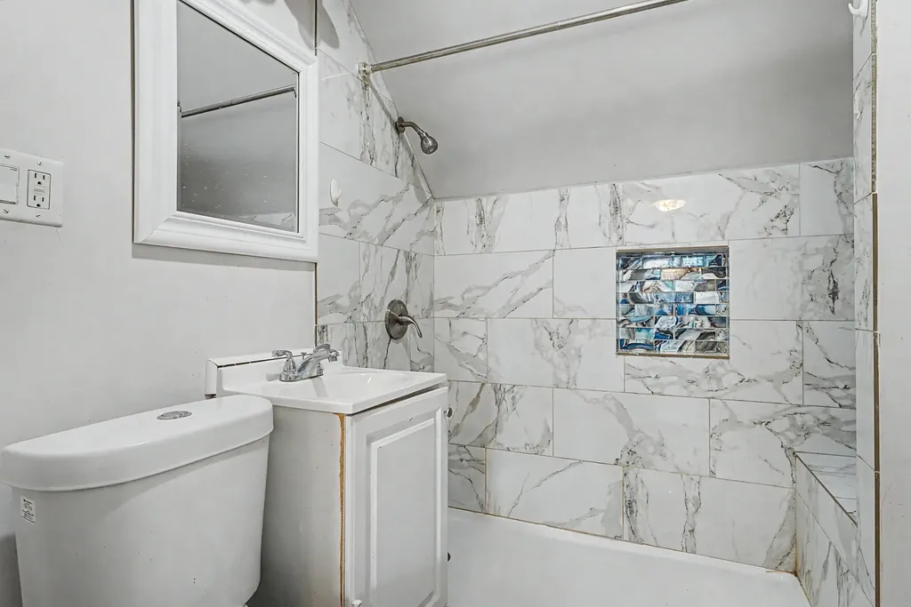124 West 108th Place Chicago IL 60628