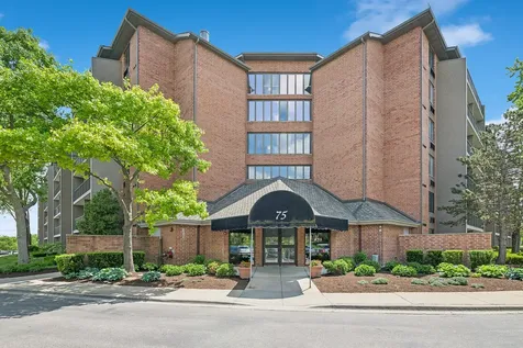 75 Kristin Circle Schaumburg IL 60195