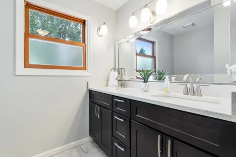 14858 Parkside Avenue Oak Forest IL 60452