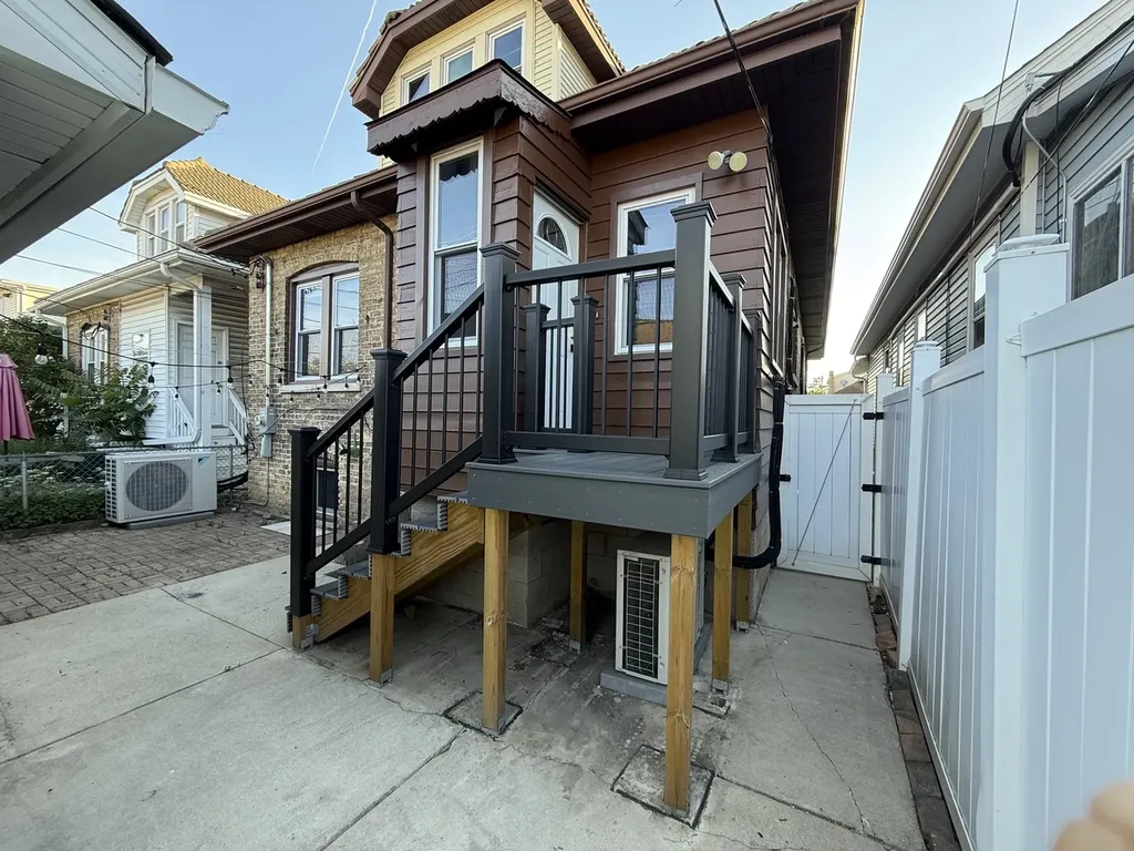 5230 North Liano Avenue Chicago IL 60630