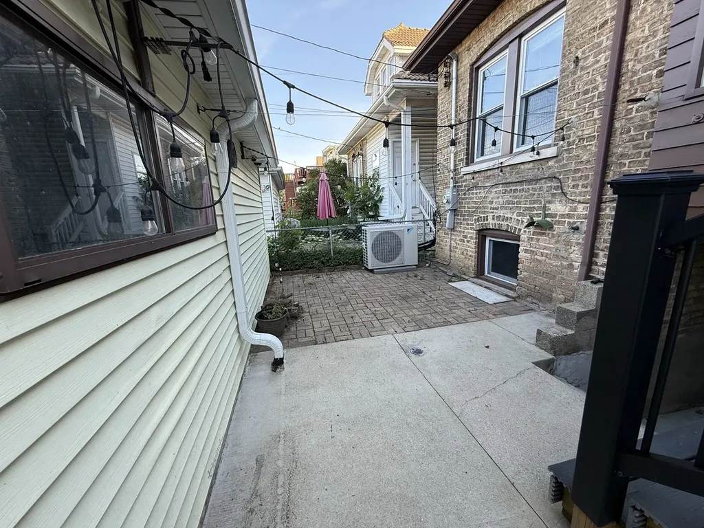 5230 North Liano Avenue Chicago IL 60630