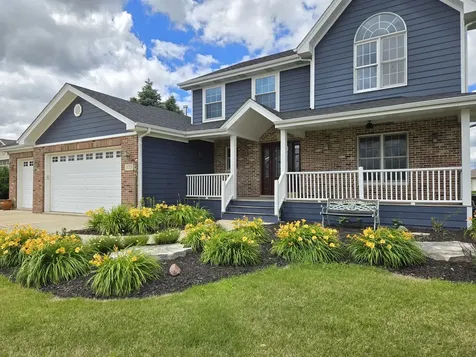 1123 Meadow Path Manteno IL 60950