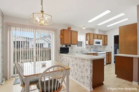 4 Hialeah Court Grayslake IL 60030