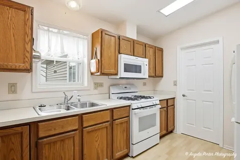 4 Hialeah Court Grayslake IL 60030