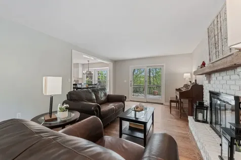 635 Oakview Drive Algonquin IL 60102