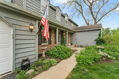 635 Oakview Drive Algonquin IL 60102