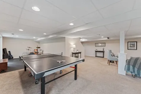 635 Oakview Drive Algonquin IL 60102