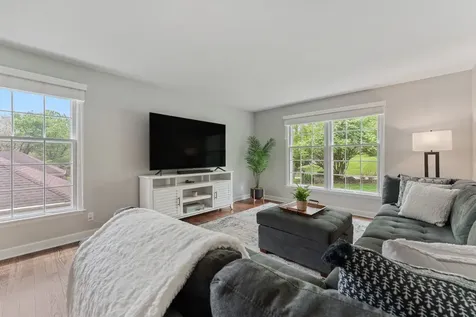 635 Oakview Drive Algonquin IL 60102