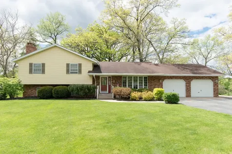 10594 Grover Oaks Road Roscoe IL 61073