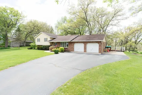 10594 Grover Oaks Road Roscoe IL 61073
