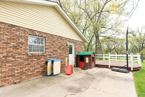 10594 Grover Oaks Road Roscoe IL 61073