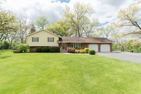 10594 Grover Oaks Road Roscoe IL 61073