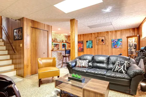 2042 South Goebbert Road Arlington Heights IL 60005