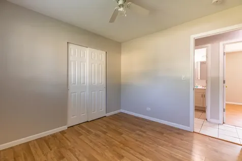 6847 Hawthorne Lane Hanover Park IL 60133