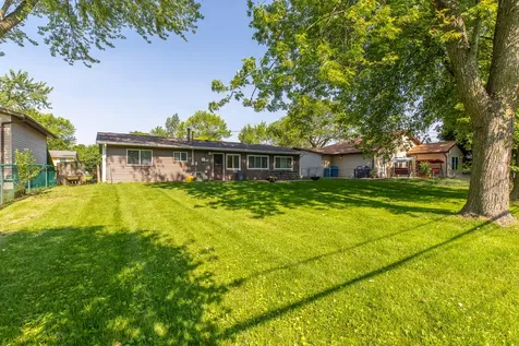 6847 Hawthorne Lane Hanover Park IL 60133