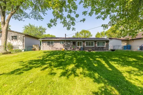 6847 Hawthorne Lane Hanover Park IL 60133