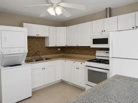 6847 Hawthorne Lane Hanover Park IL 60133