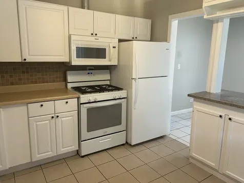 6847 Hawthorne Lane Hanover Park IL 60133