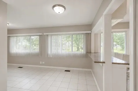6847 Hawthorne Lane Hanover Park IL 60133