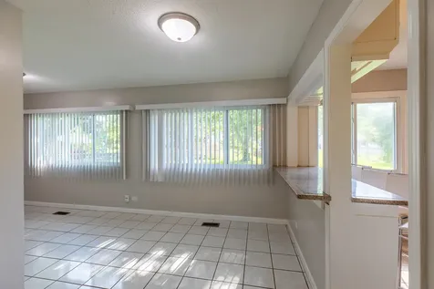 6847 Hawthorne Lane Hanover Park IL 60133