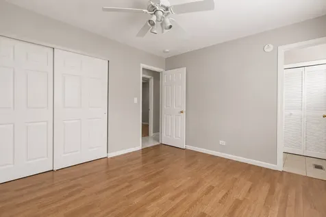 6847 Hawthorne Lane Hanover Park IL 60133