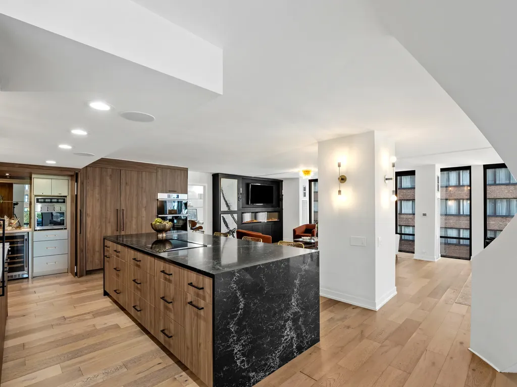 200 East Delaware Place Chicago IL 60611