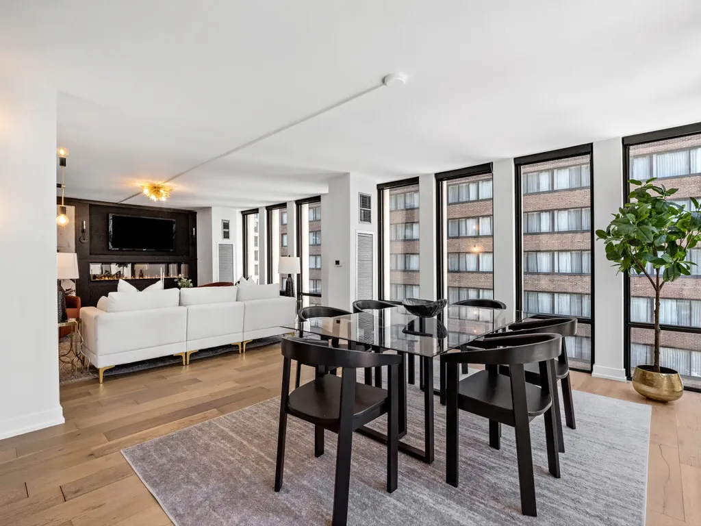 200 East Delaware Place Chicago IL 60611