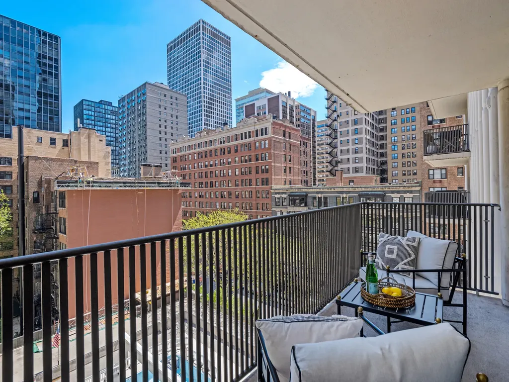 200 East Delaware Place Chicago IL 60611