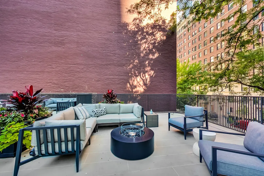 200 East Delaware Place Chicago IL 60611