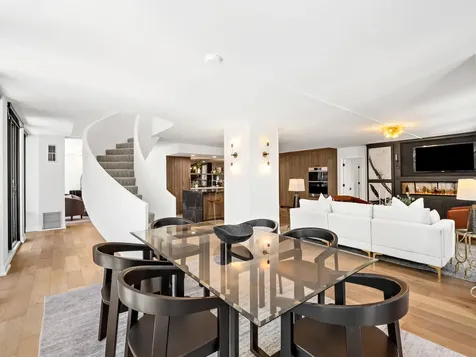 200 East Delaware Place Chicago IL 60611